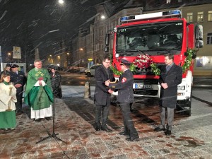 Bürgermeister Christian Lange Stadtbrandrat Matthias Moyano Katastrophenschutzfahrzeug Schlauchwagen