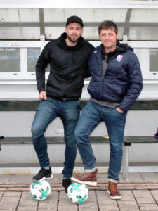 Tobias Ulbricht (links) und Cheftrainer Michael Hutzler (rechts) wollen das junge Team des FC Eintracht in der nächsten Saison gemeinsam weiterentwickeln.