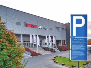 Parkplatz der brose ARENA mit Parkscheinautomaten ausgerüstet