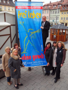 Flagge zeigen gegen Gewalt an Frauen