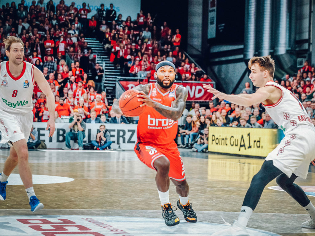 easyCredit BBL 18/19 - 13. Spieltag: Brose Bamberg vs. FC Bayern München Basketball
