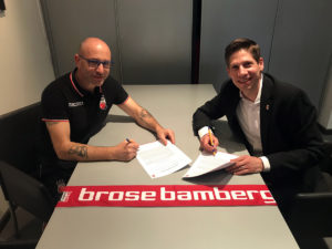 Brose Bamberg - Vertragsverlängerung Sandro Bencardino (mit Geschäftsführer Arne Dirks)