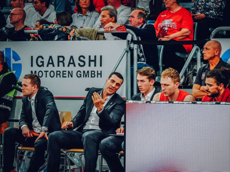 Auswärtsserie gerissen! Brose unterliegt bei den EWE Baskets Bamberg