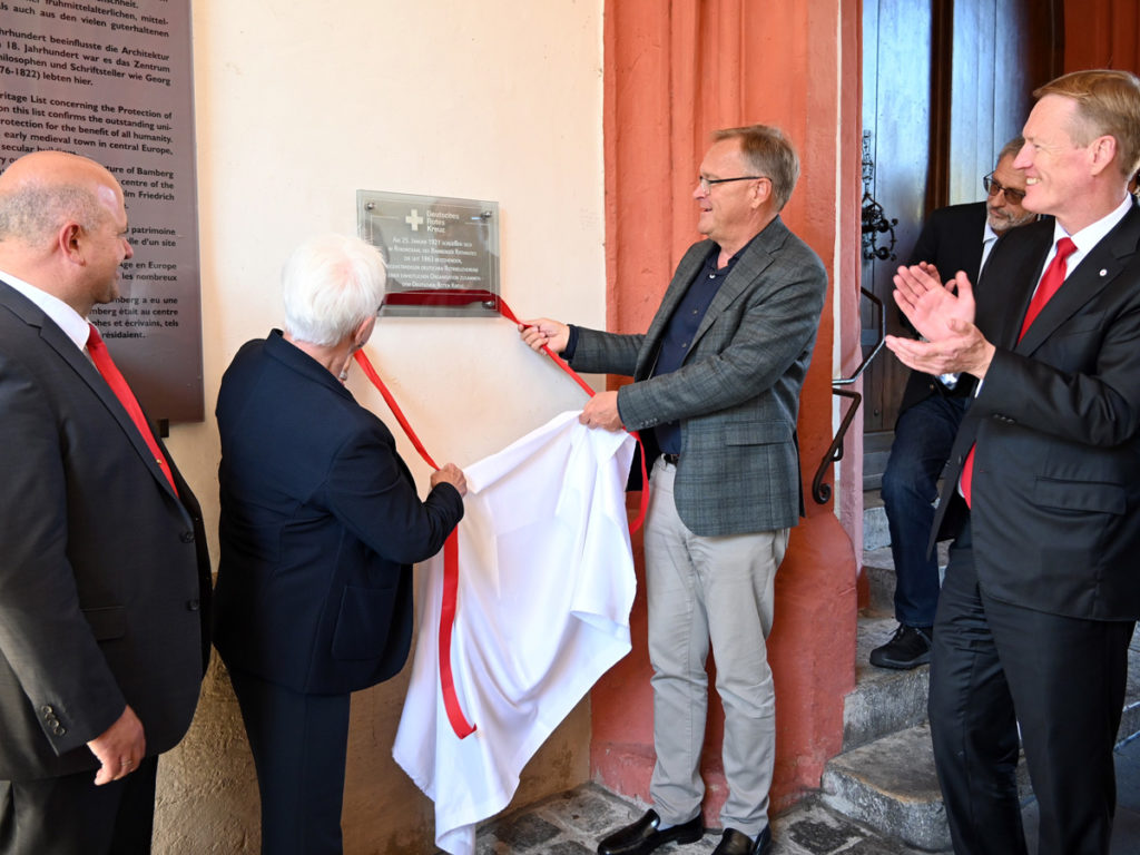 Enthüllung DRK-Tafel Altes Rathaus