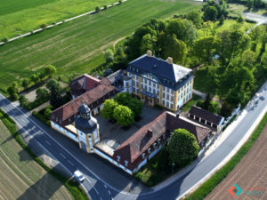 Schloss_Jägersburg_Luftaufnahme_außen