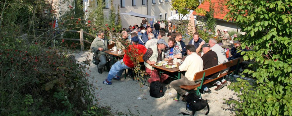 Die schönsten 600 Biergärten fürs Handy: www.bierstrasse-franken.de