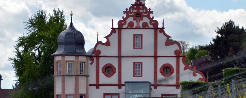 Start der Kooperation zwischen Landkreis-Projekt und den European Heritage Volunteers im Schloss Mainstockheim