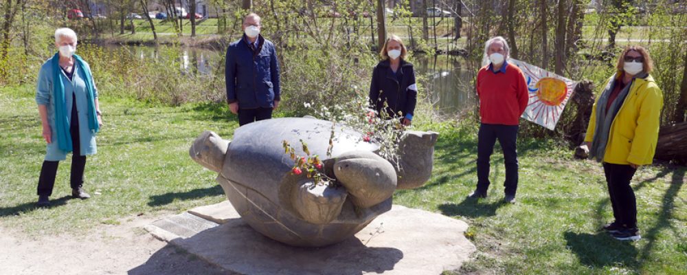 Stein-Schildkröte erinnert an Tschernobyl