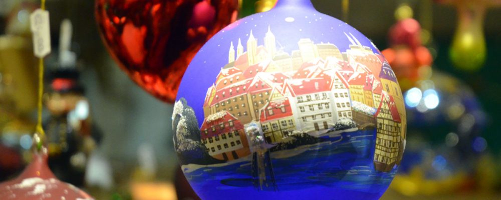 Feierlich wurde am Donnerstagabend der Weihnachtsmarkt im Beisein des Christkindes eröffnet