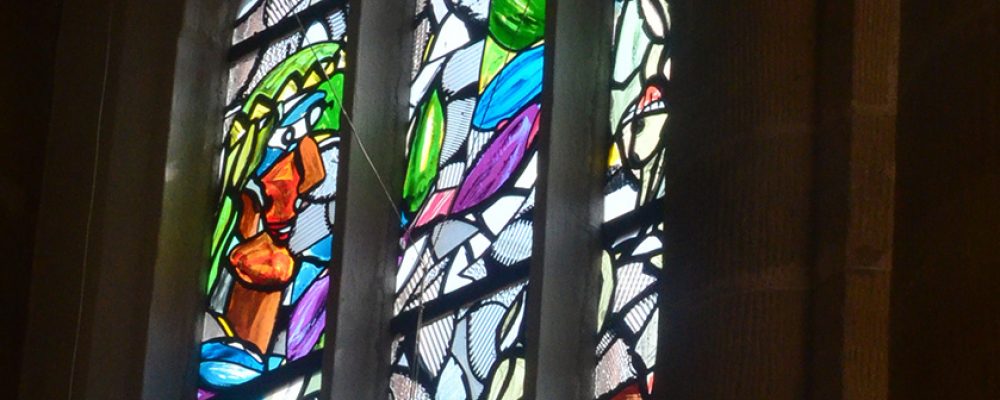 Mehr über die Lüpertz-Glasfenster in der Kirche St. Elisabeth erfahren