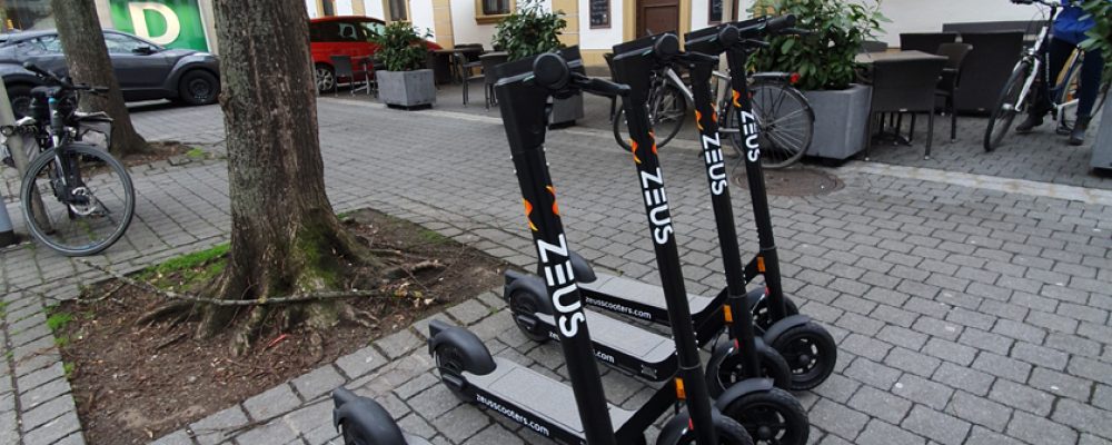 Vor der Sandkerwa: Bürgermeister Glüsenkamp und Polizei warnen vor der Nutzung von E-Scootern unter Alkoholeinfluss