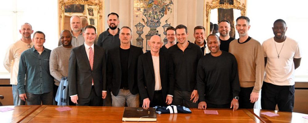 „Herzlich willkommen den Helden der Meisternacht“