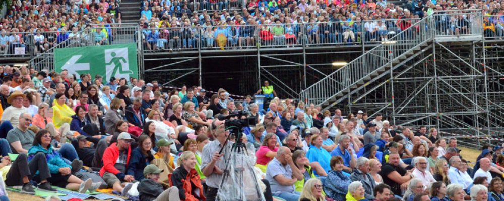 Luise Kinseher, Oti Schmelzer, Wolfgang Krebs und viele mehr bei  Lachen auf Banz 2026 mit Michl Müller