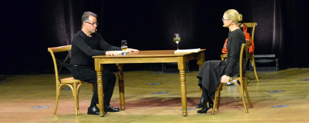 Szenen einer Ehe – Anna Loos und Jan Josef Liefers brillieren in Bamberg mit Hornbys Beziehungsdrama