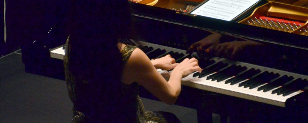 „Gershwin meets Ravel“ – Claire Huangci verzaubert Coburg mit virtuosem Klavierspiel