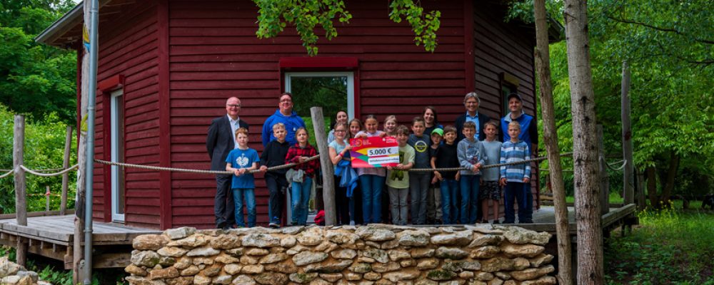Sparkasse Bamberg unterstützt Wildbienenparadies bei der LBV Umweltstation Fuchsenwiese